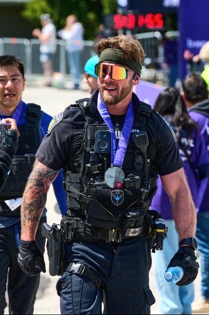 Police officer marathon in gear